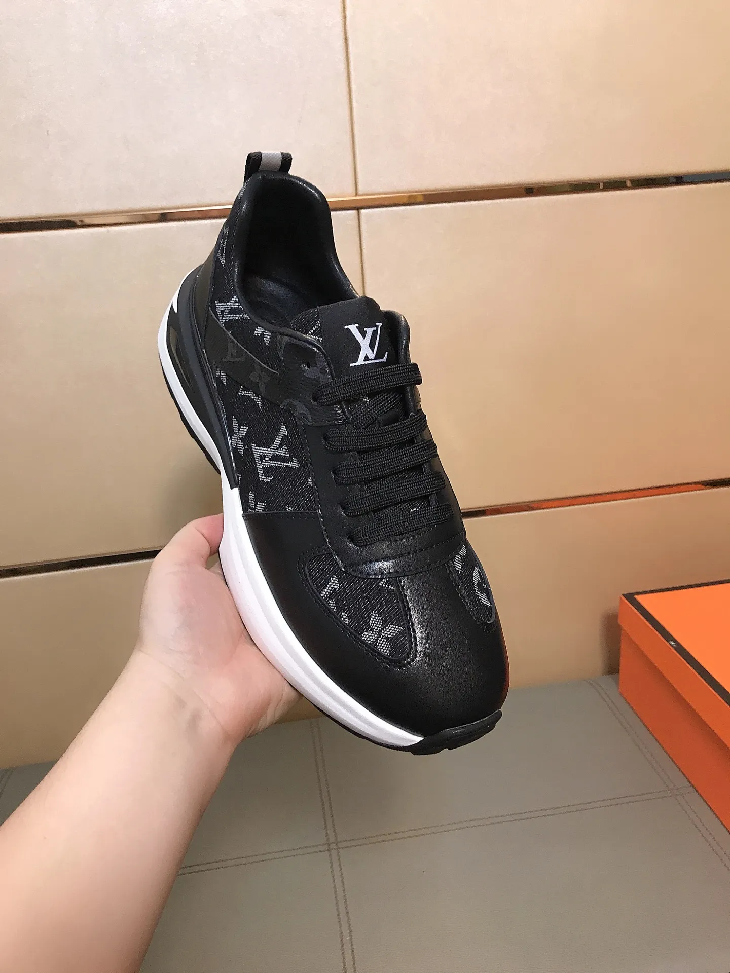 Ex-factory price 442 🔥🆕The hot model [Louis Vuitton] LV🔝 is a high-end brand of men's shoes. The uppers are made of Italian imported cowhide + brand printing materials, and the comfortable lining + sheepskin feet🔥, making walking more convenient and comfortable! Amazing work [color]! Create a fashionable personality to set off your uniqueness! A must-have for trendy men! Classic🔥Size: 38-44